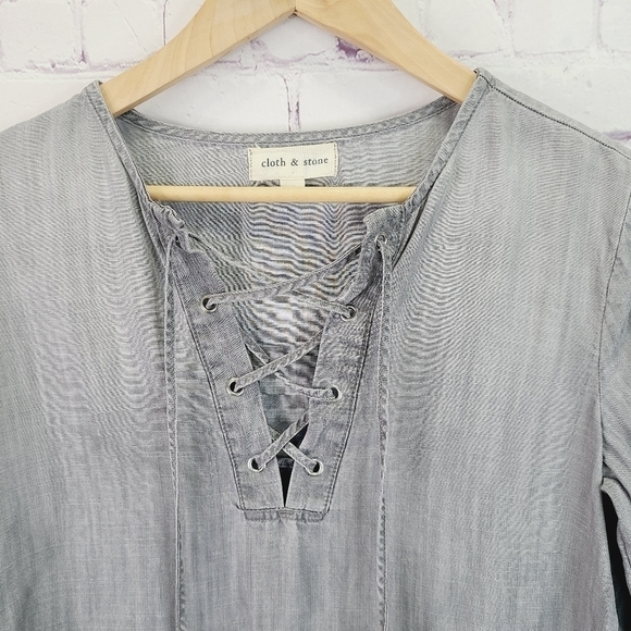 Anthro. Cloth & Stone Lace Up Top - Picture 2 of 9